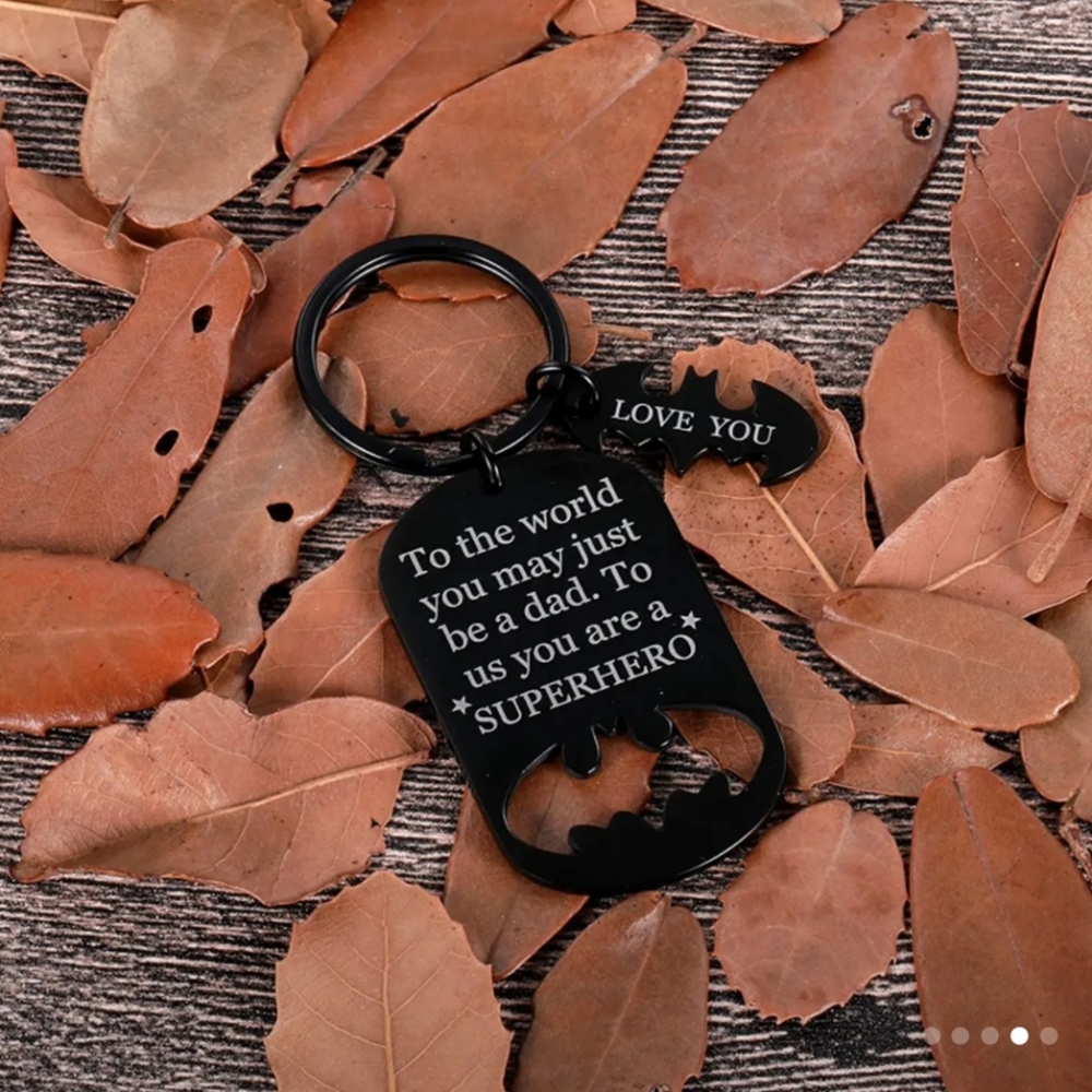 🦇🦇NEW🦇🦇AWESOME!! Super Hero Father's Keychain in BLACK 🦇🦇 - Picture 1 of 13